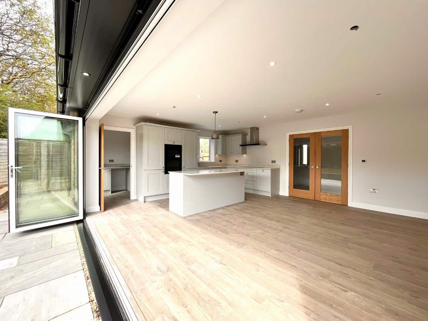 WhatsApp Image 2023-04-26 at 12.04.23hh.jpg