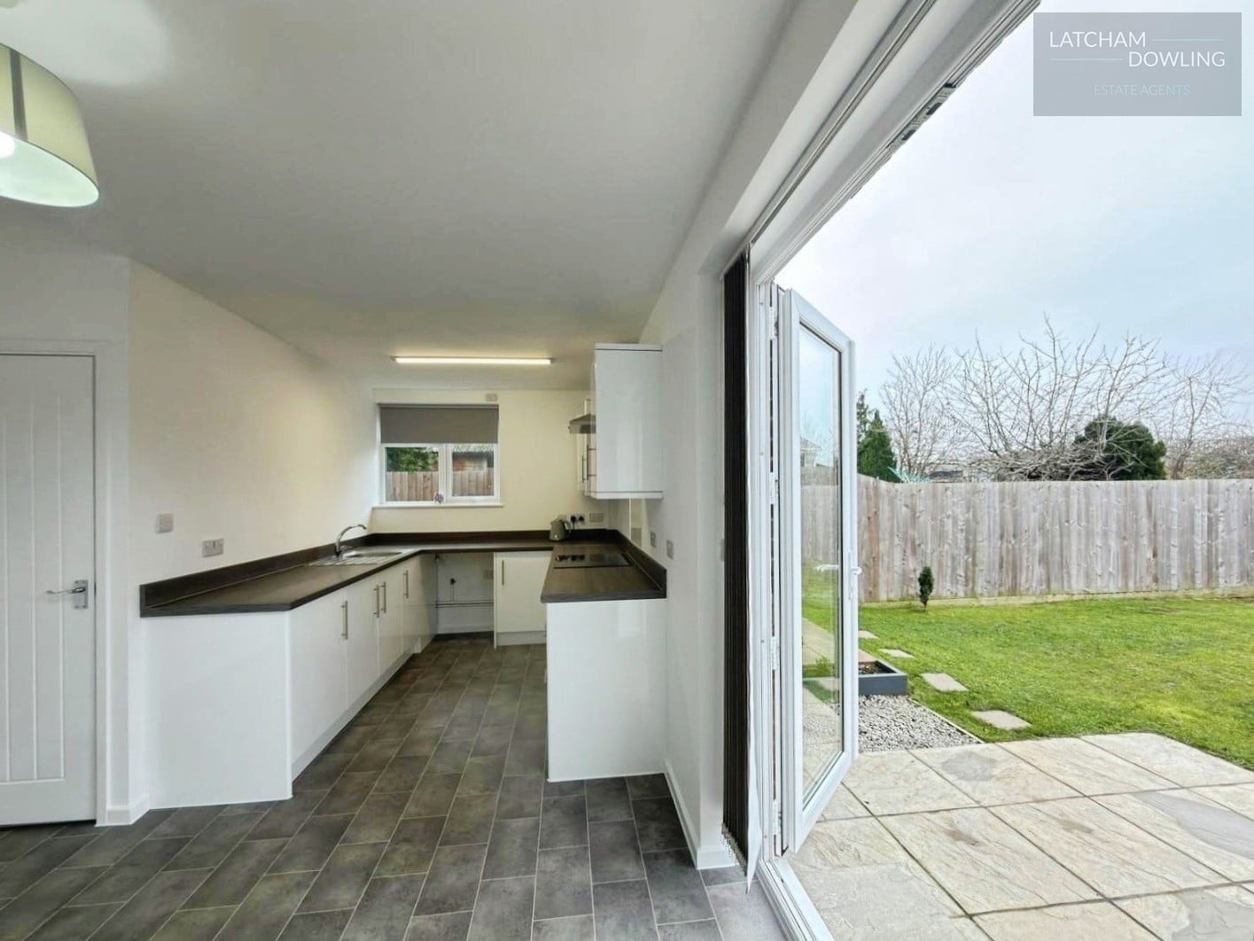 Kitchen/ Breakfast Room