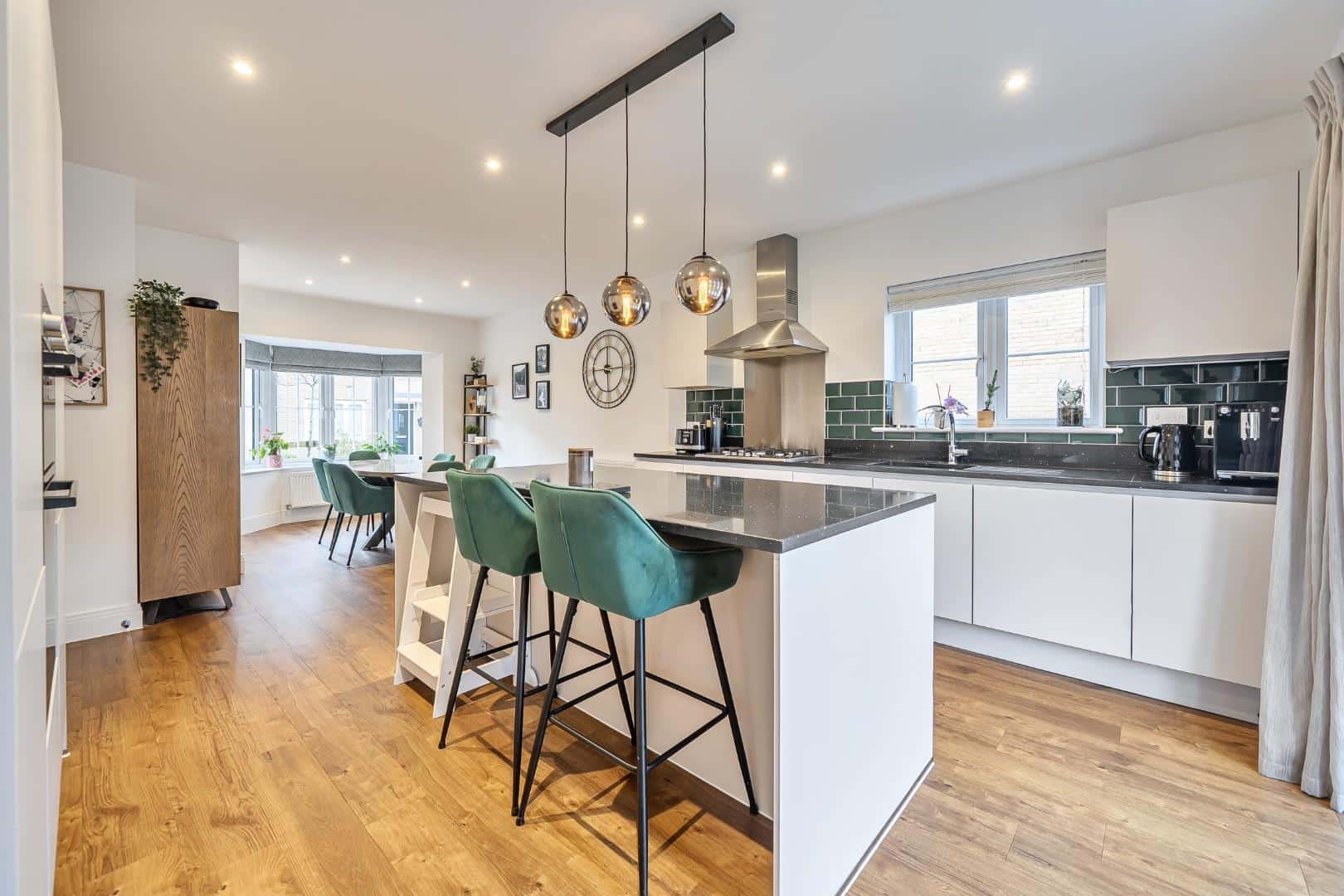Kitchen/Dining room/Family room